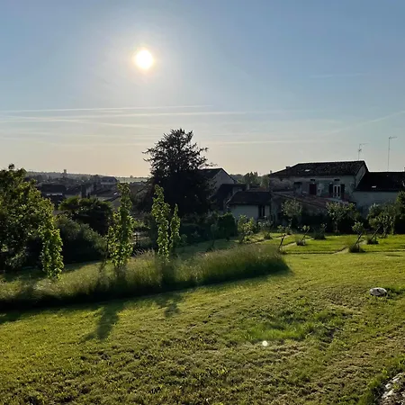Cadre Idyllique Sur 1ha De Parc, En Centre De Village - Classe Par La Fondation De France